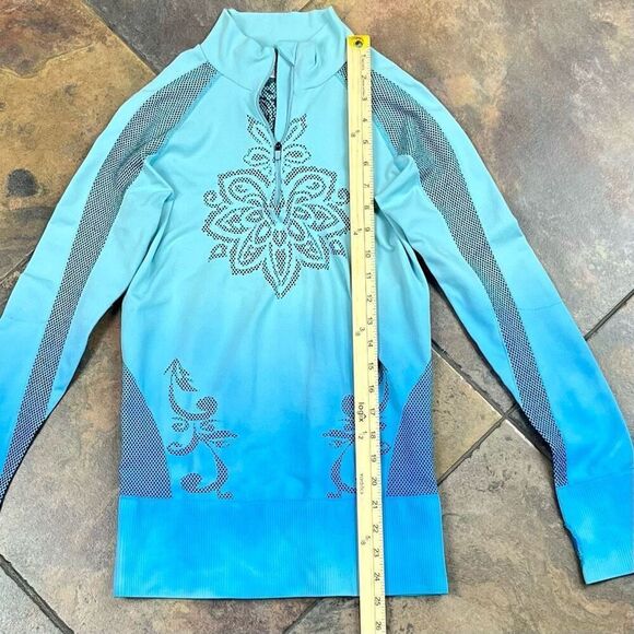 Athleta Blue Ombre Twist 1/4 Zip Long Sleeve Thumbhole Activewear Top Small - Picture 6 of 11